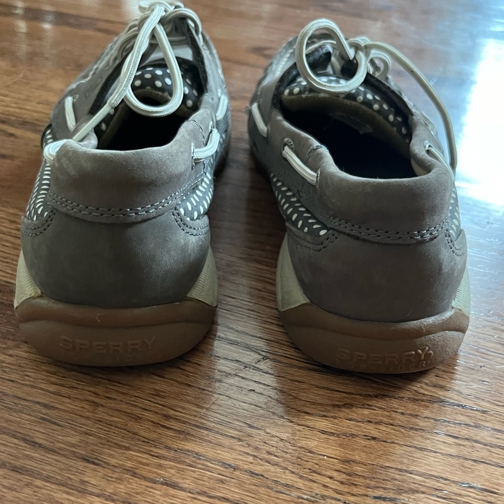 Grey Sperry’s - Picture 4 of 6